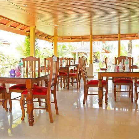 Alappuzha Pozhiyoram Ayurveda Beach Resort מראה חיצוני תמונה