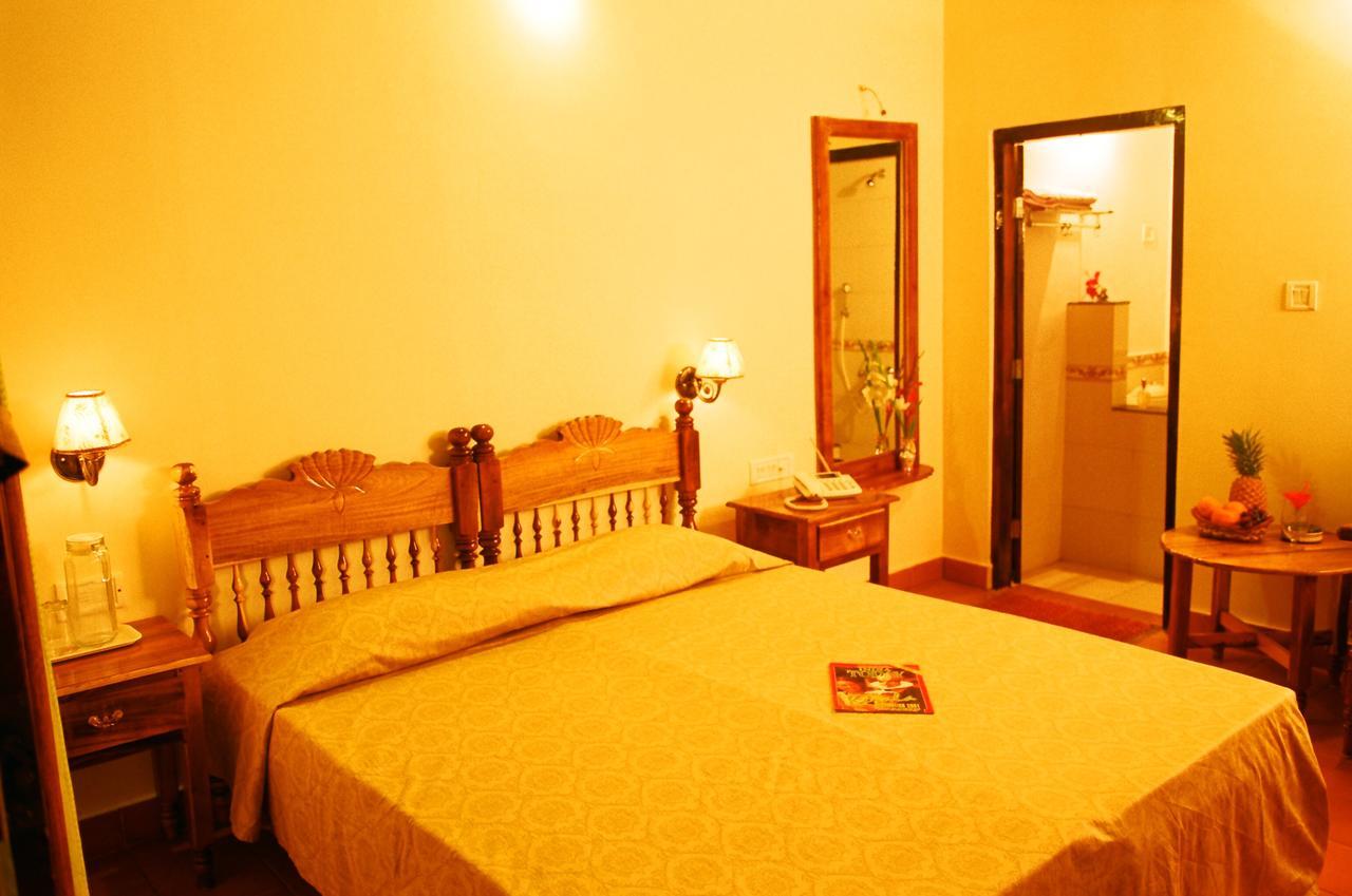 Alappuzha Pozhiyoram Ayurveda Beach Resort מראה חיצוני תמונה