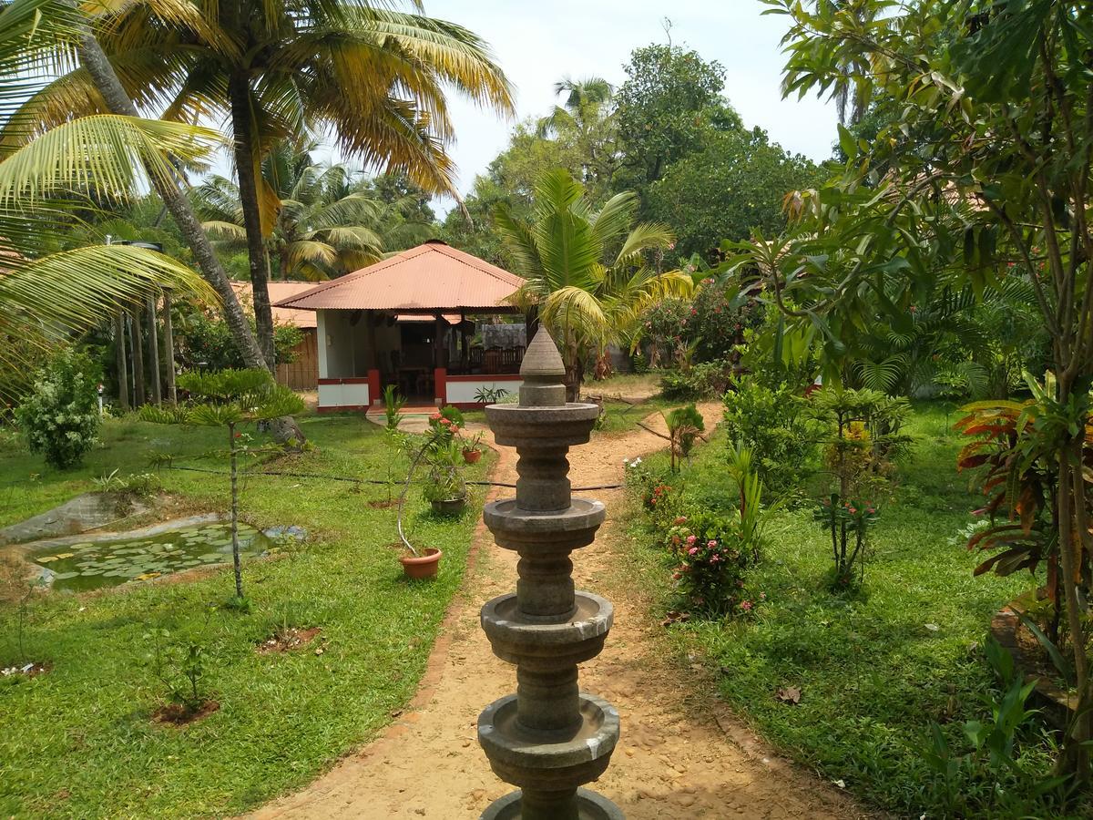 Alappuzha Pozhiyoram Ayurveda Beach Resort מראה חיצוני תמונה