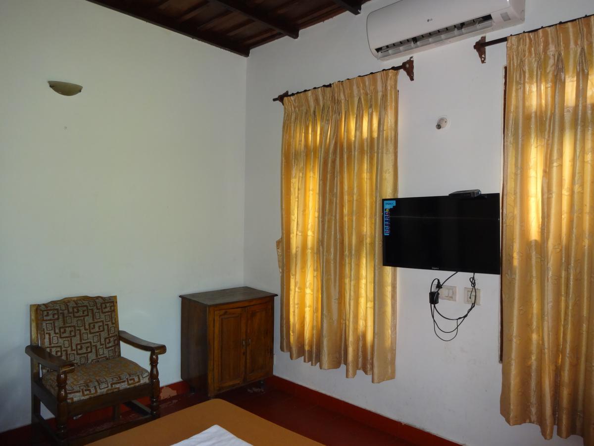 Alappuzha Pozhiyoram Ayurveda Beach Resort מראה חיצוני תמונה