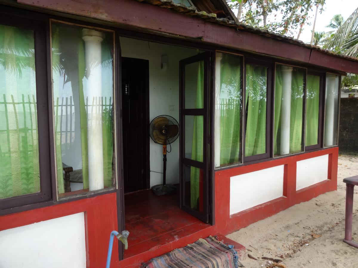 Alappuzha Pozhiyoram Ayurveda Beach Resort מראה חיצוני תמונה